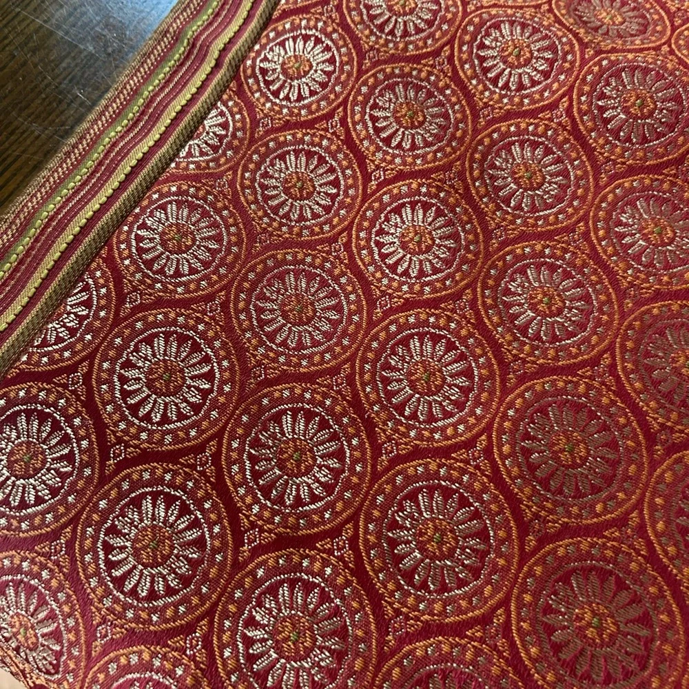 Vintage Burgundy & Gold Table-Runner